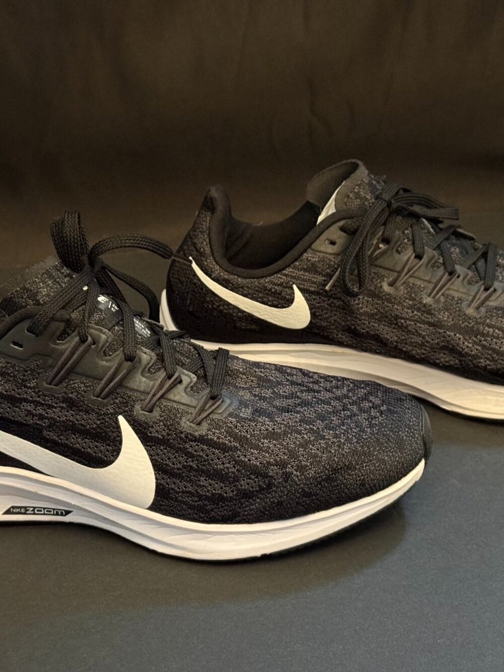 Like New Nike Air Zoom Pegasus Black White Sneakers (8)